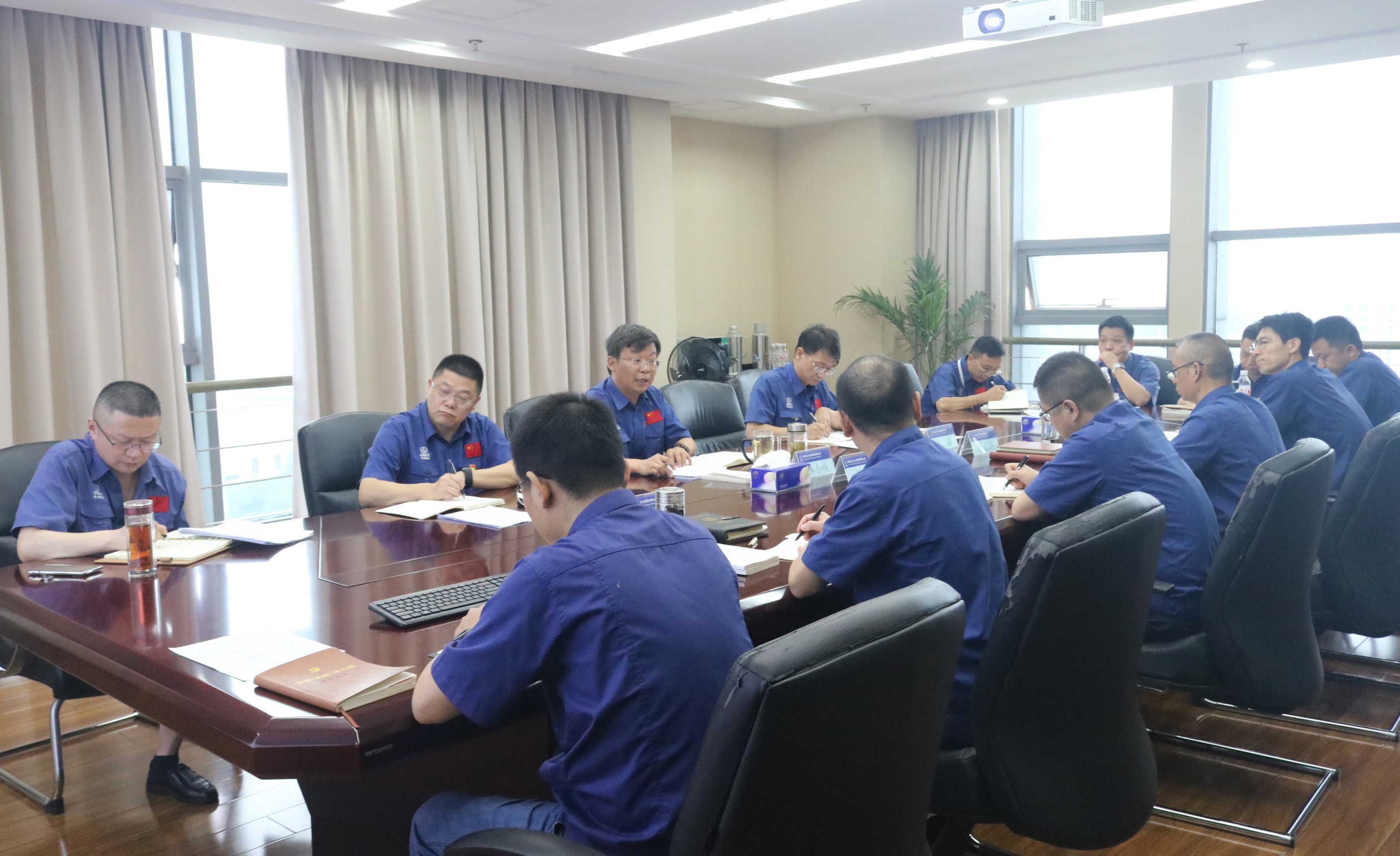中心組學習3.jpg
